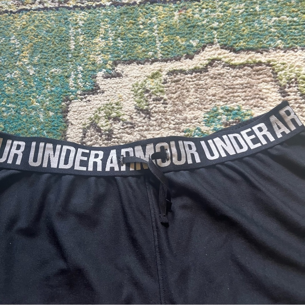 Under Armour Black Logo Waistband Running Shorts Women’s Small - Picture 7 of 7